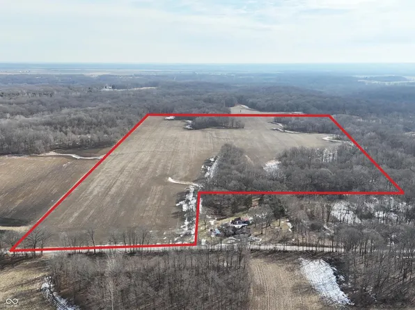 7138 N State Line Rd, Cayuga, IN 47928