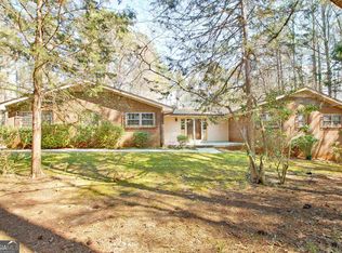 735 Kenwood Rd, Fayetteville, GA 30214