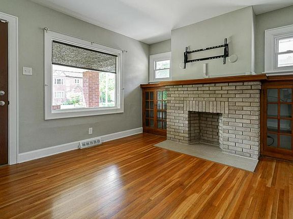 4th image of 1246 W 6th Ave
