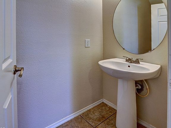 5th image of 7452 Clarita Cavern St