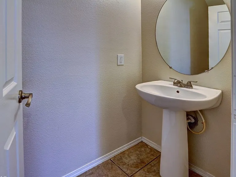 7452 Clarita Cavern St — Photo 5