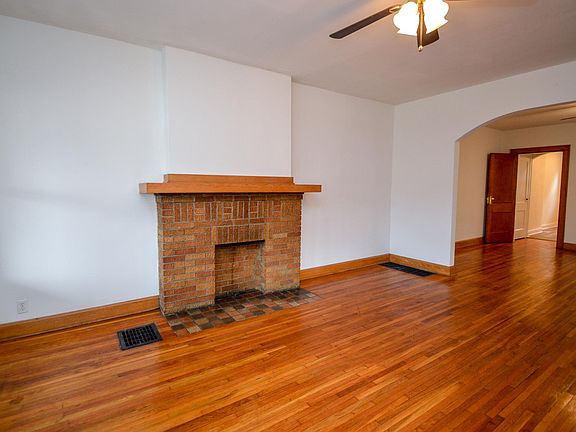 2nd image of 3026 Indianola Ave