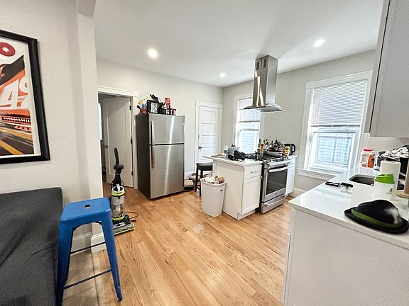 4th image of 74 Marine Rd #3