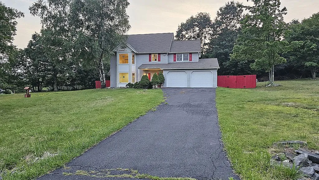204 Martha Ln photo 1