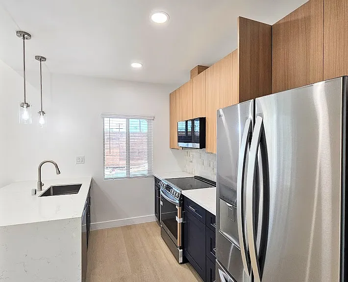 1270 Froude St #1270 — Photo 6