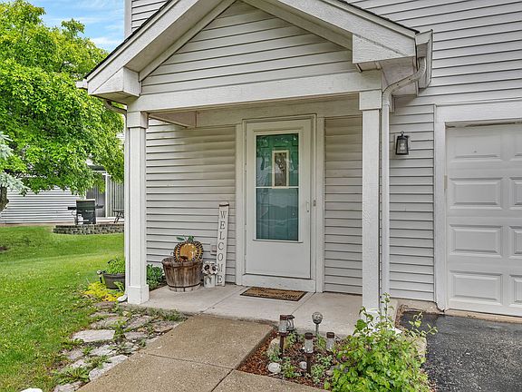 3rd image of 2536 Stonybrook Dr