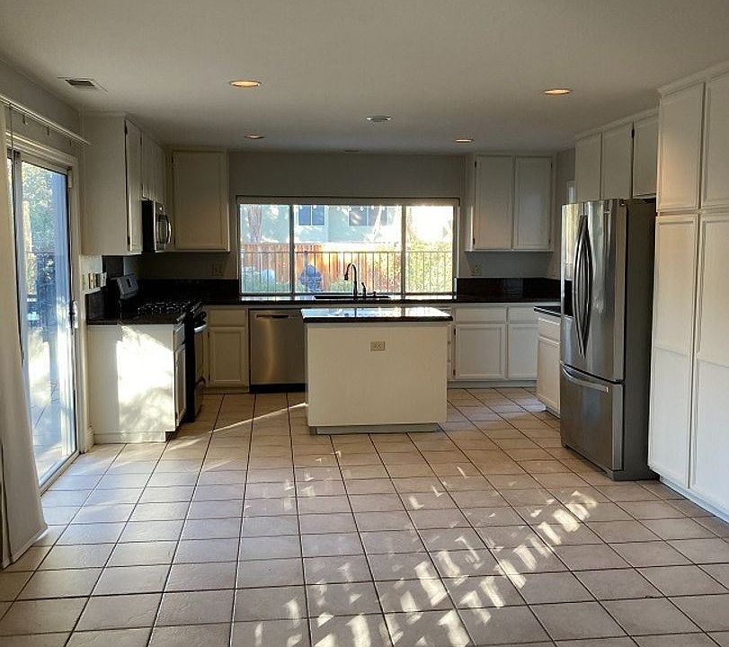 1st image of 785 O'Neil Ct