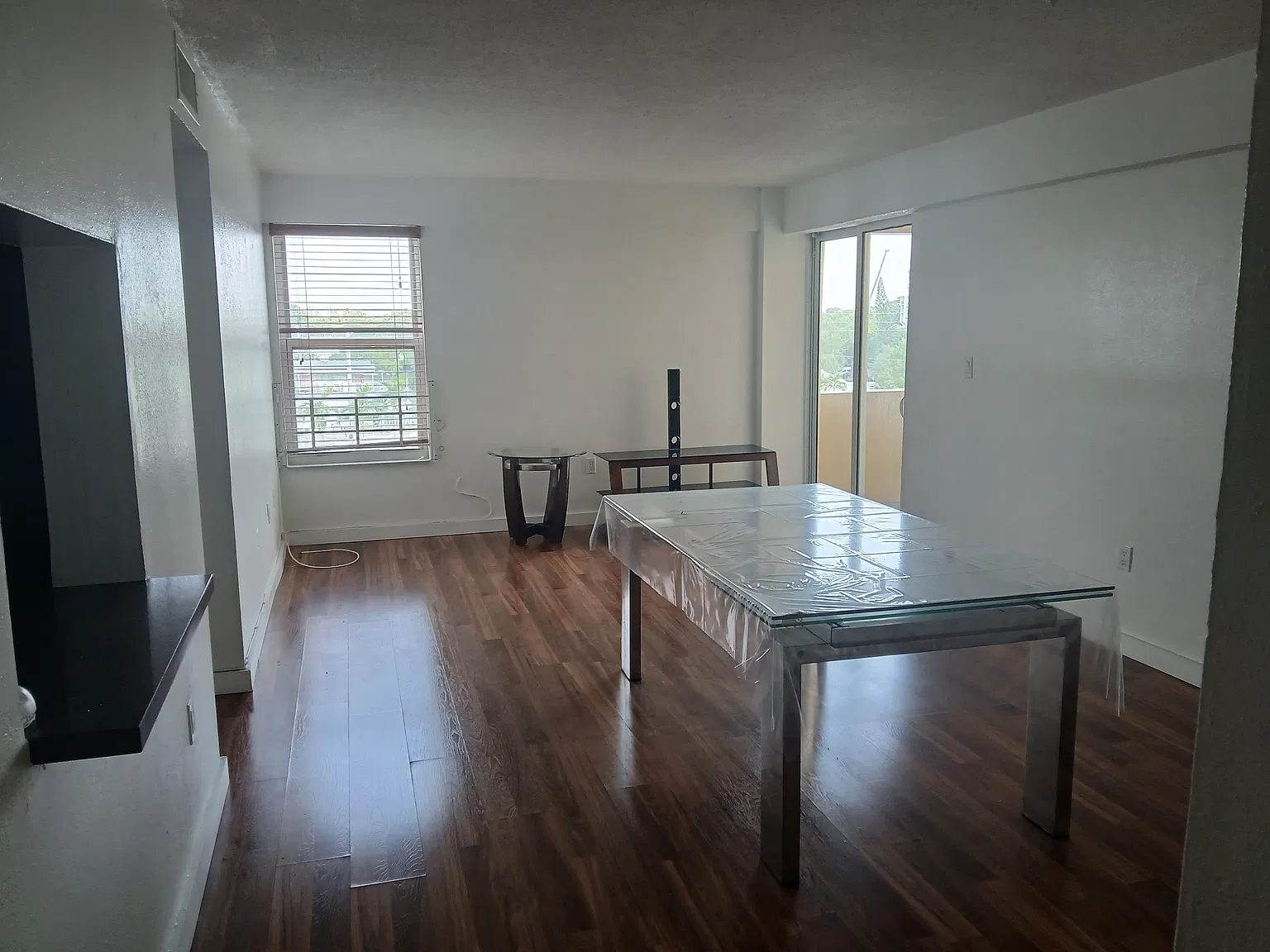 1 bed, 725 sqft, $1,900 — Photo 1