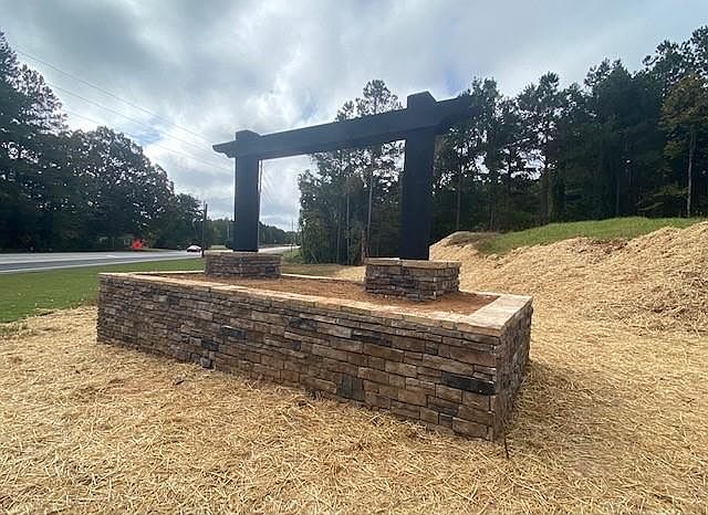 2nd image of 90 Presley Farms Pkwy