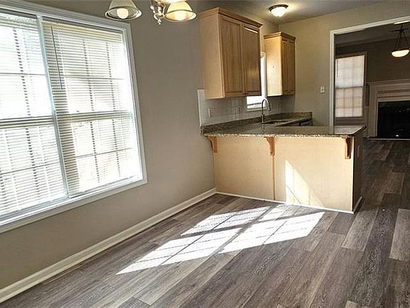 3rd image of 3350 Steeple Way