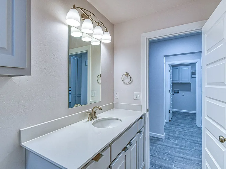 1006 Varenna Ln — Photo 24