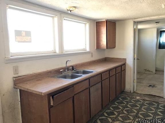 3rd image of 2411 Wallapai Ave