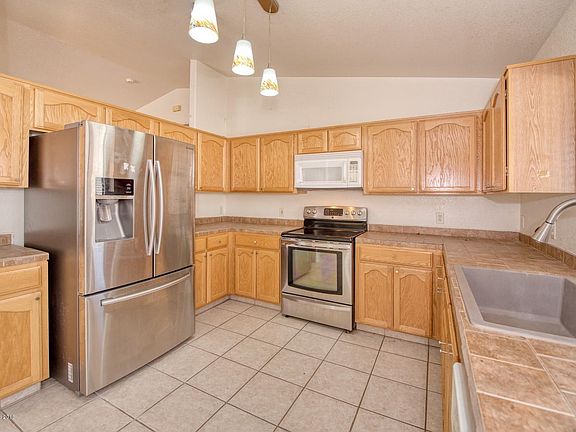 3rd image of 3684 Calle Jasmin