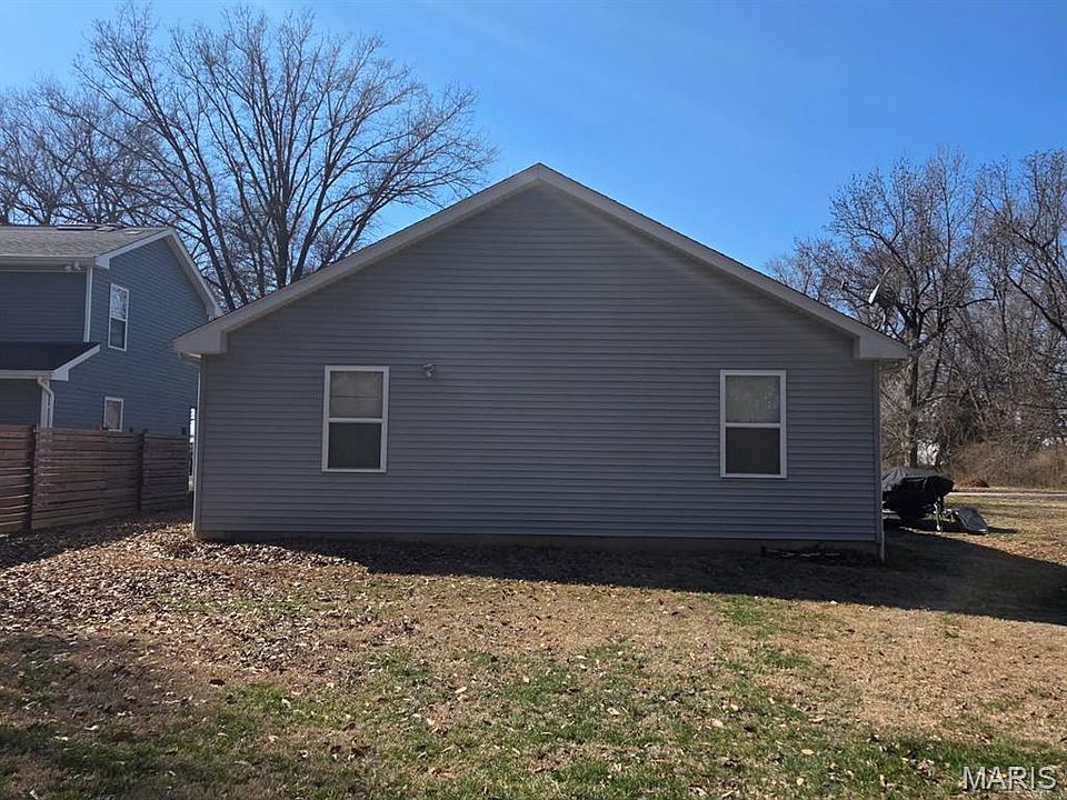 2nd image of 706 Cherry St