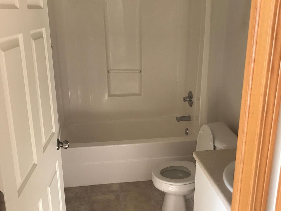1st image of 1320 SE Florence Dr Unit 13