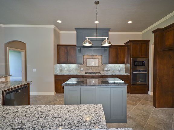 5th image of 9104 SW 35th St
