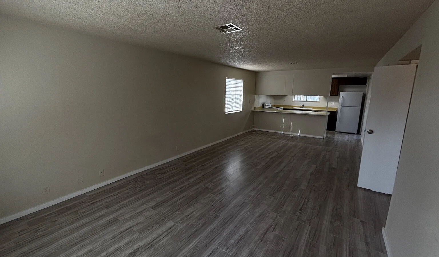 2 bed, 2.0 bath, 922 sqft, $1,120 — Photo 1