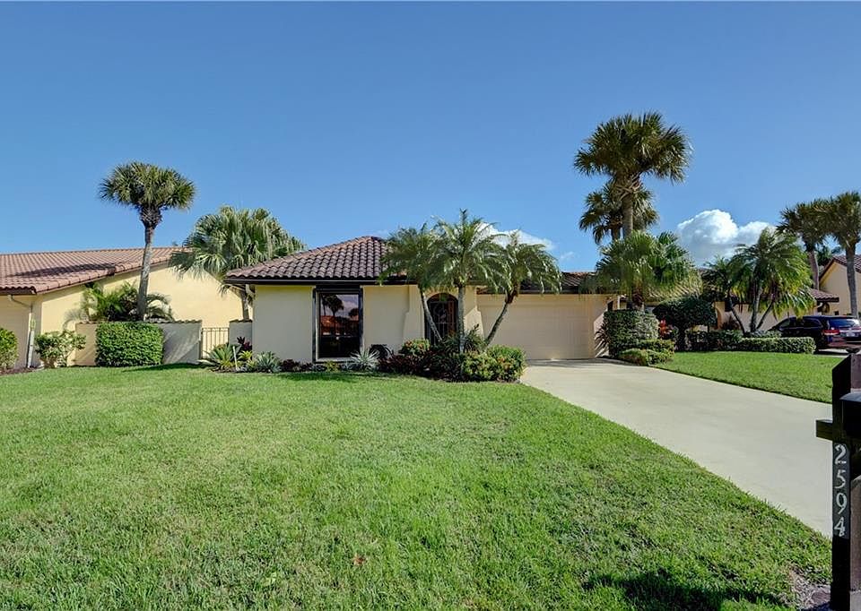 1st image of 2594 SW Bobalink Cir