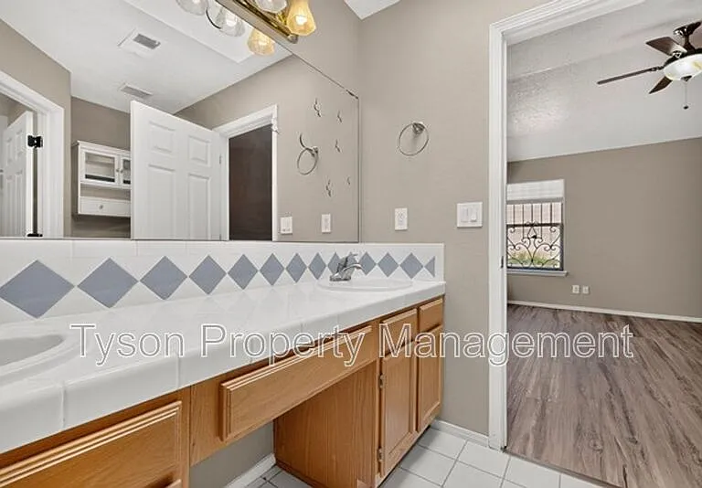 1409 Stoneway Dr NW — Photo 17