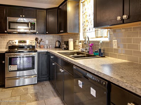 5th image of 2712 Lasalle Gdns