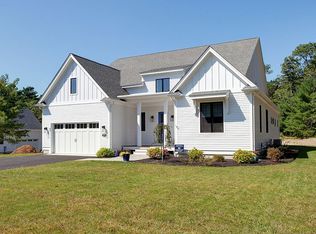 37 Trumbull Rd, Falmouth, MA 02536