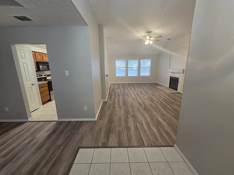 3304 Sparta Dr — Photo 7