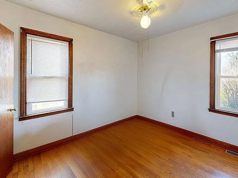 1616 Adams Ave — Photo 2