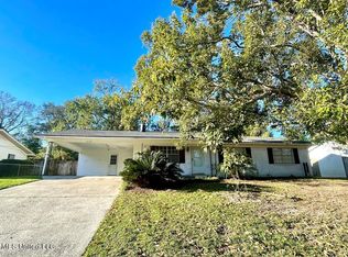 2125 Crestwood Dr, Picayune, MS 39466