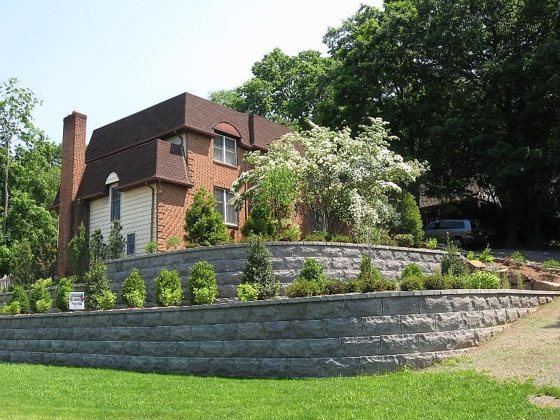 1st image of 225 Mountain Ave