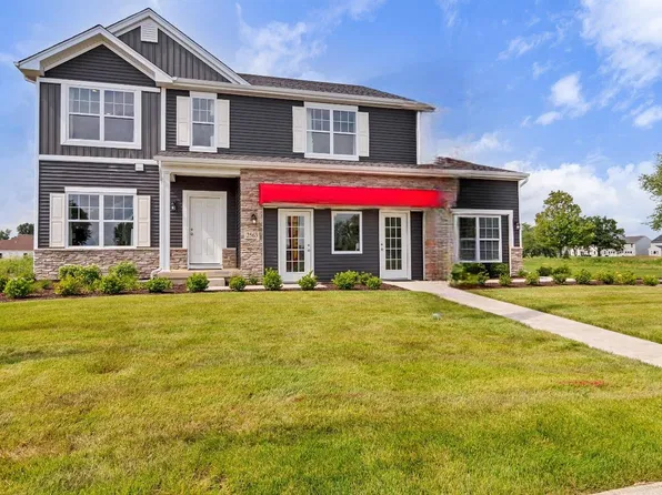8703 Yorktown Dr, Lowell, IN 46356