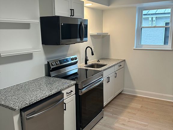 4th image of 1415-1417 Columbus Ave #B