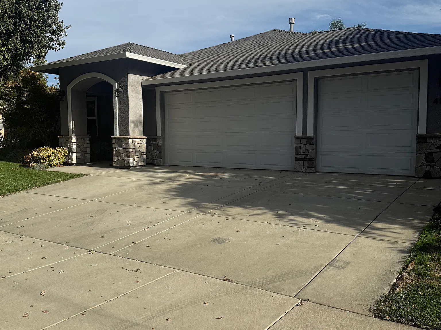 3 bed, 2065 sqft, $2,800 — Photo 1