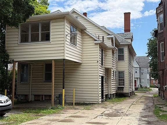 3rd image of 226 W 8th St