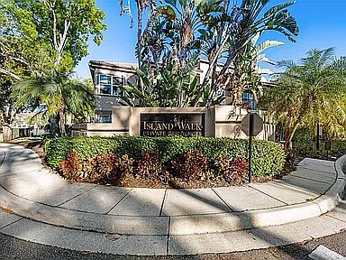 2nd image of 804 Normandy Trace Rd