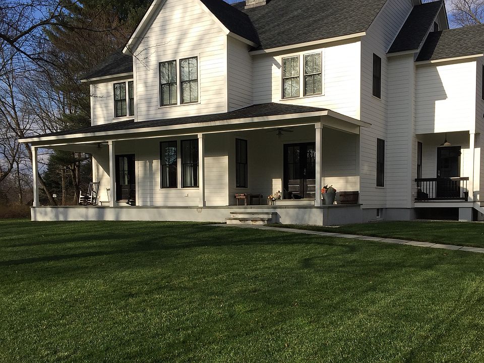 2nd image of 17 Oak Ln