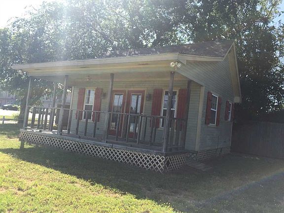 2nd image of 431 N Lacy Dr