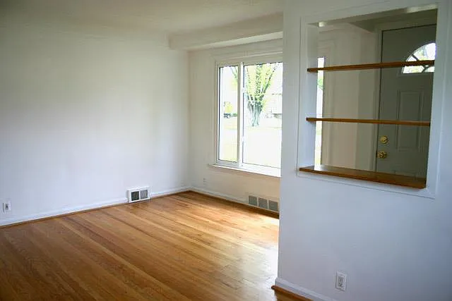 3722 Elmhurst Ave — Photo 5