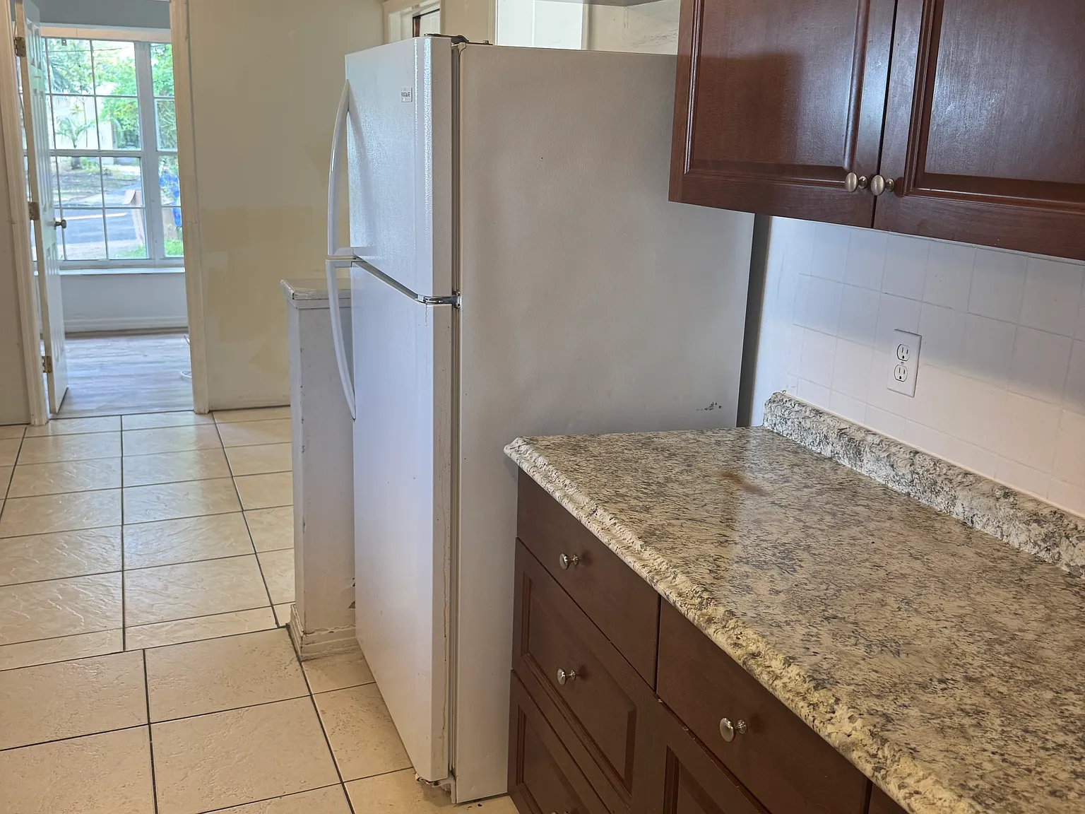 6 bed, 1550 sqft, $2,350 — Photo 3