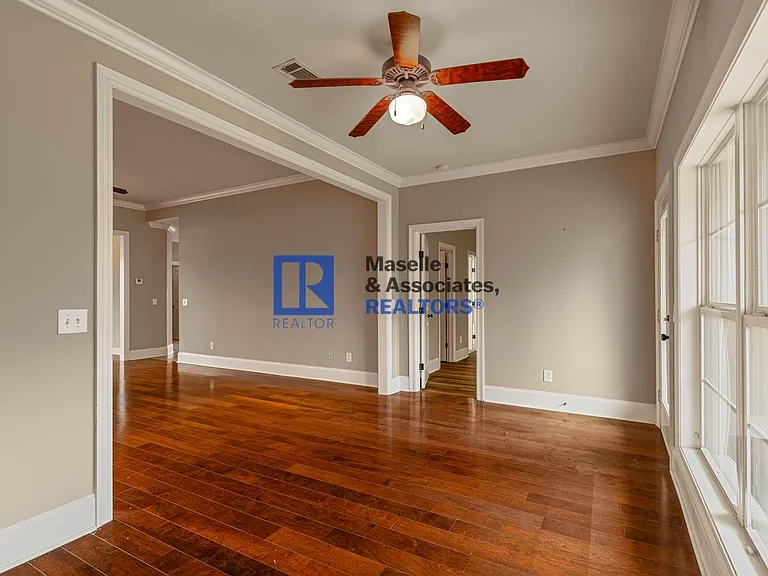 213 Provonce Park — Photo 12