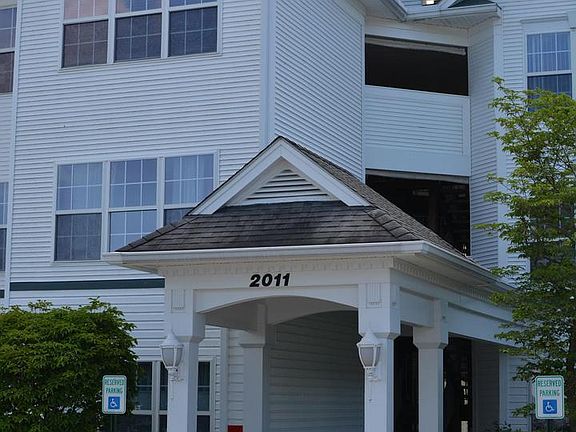 2nd image of 2011 Starlight Ln Unit 3A