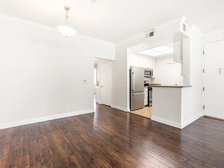 4560 Coldwater Canyon Ave #303 — Photo 11