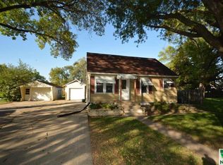 407 E 7th St, South Sioux City, NE 68776