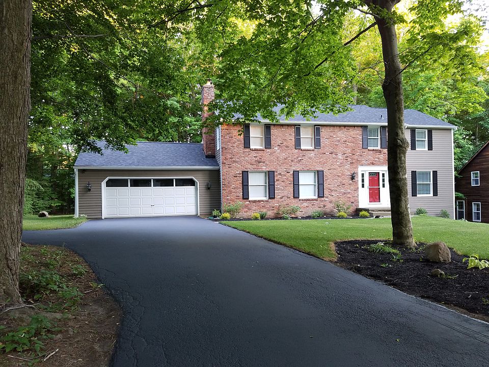2nd image of 317 Glynn Ln