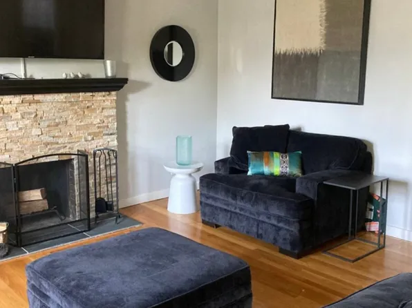 (undisclosed Address), Copiague, NY 11726