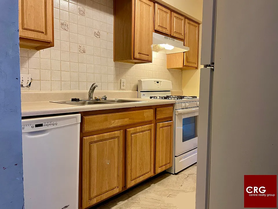 9 Irving St #1