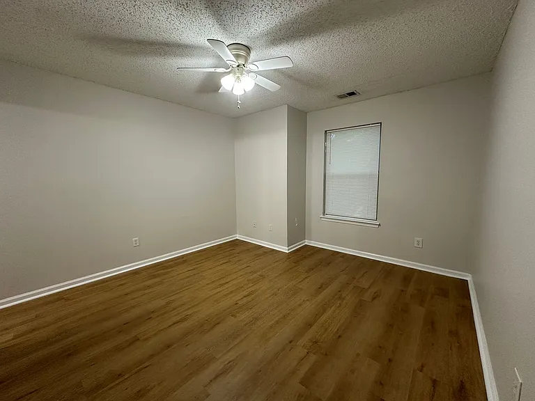 706 Gemstone Ln — Photo 7