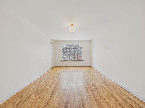 2nd image of 943 N Emerson St APT 4