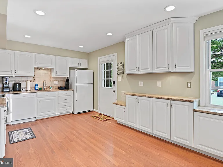 5267 Leestone Ct — Photo 9