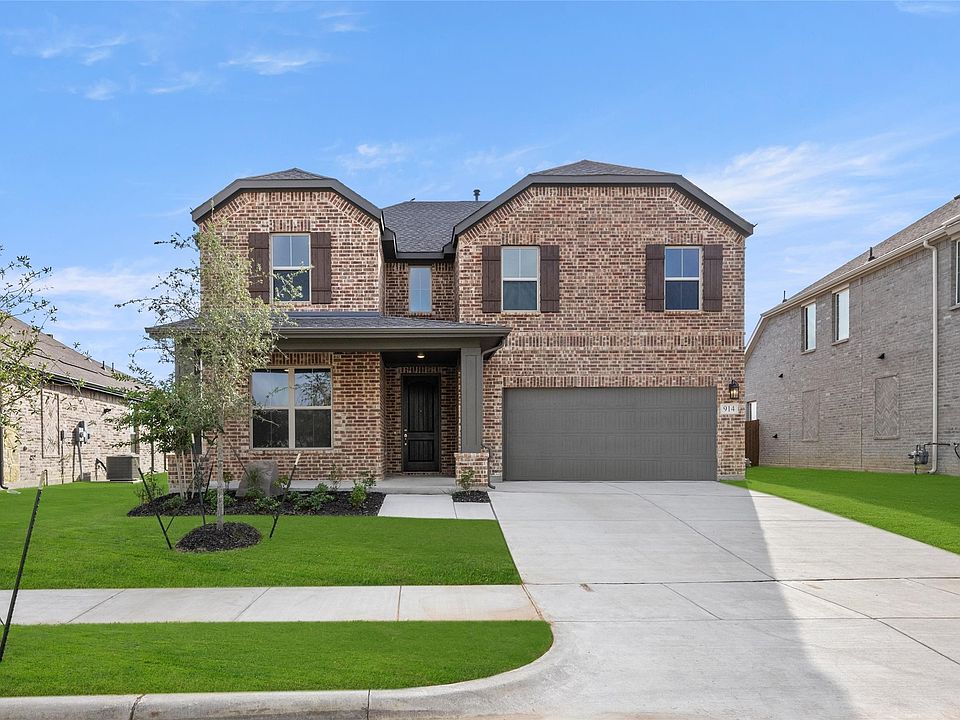 1st image of 914 Hawthorn Ln