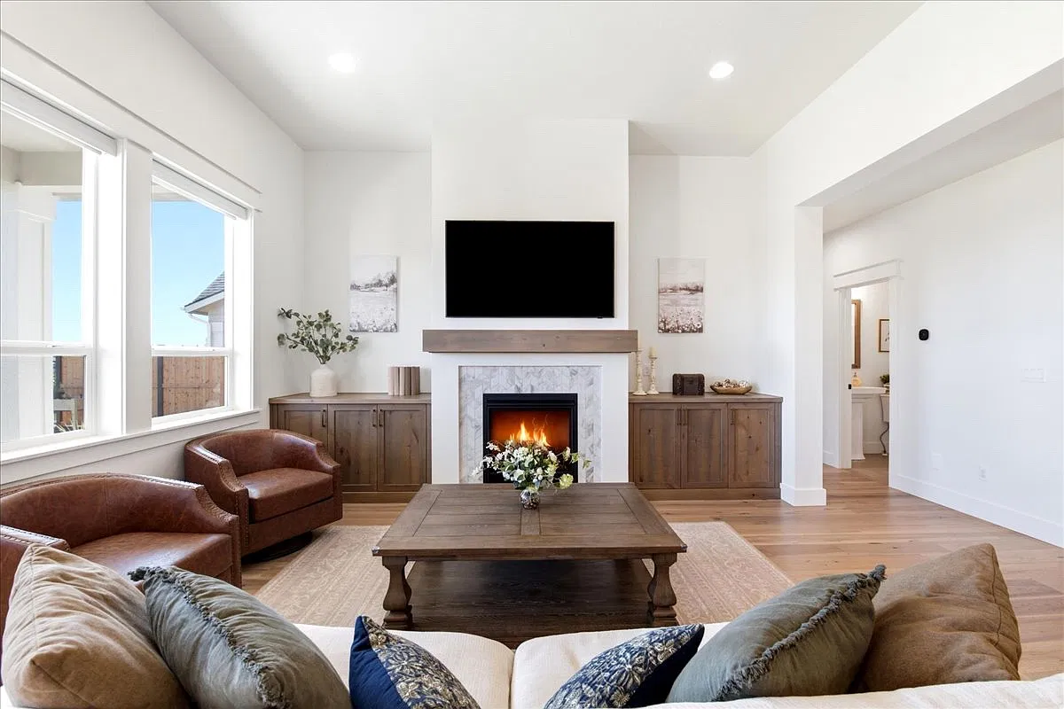 3 bed, 2.5 bath, 2713 sqft, $3,000 — Photo 4